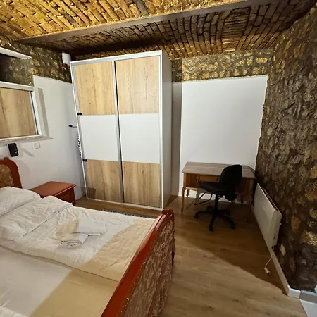 Cave 1906 * سراييفو