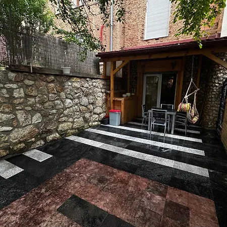 App 1906 Apartman *